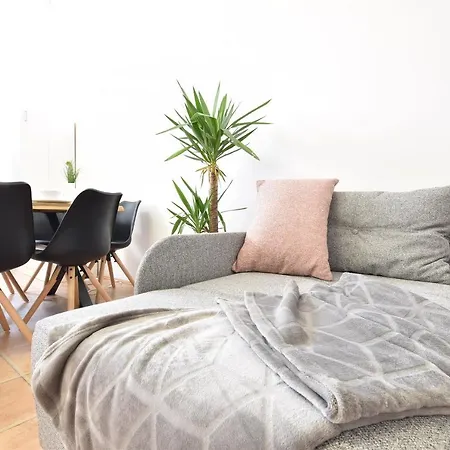 Διαμέρισμα Huge In Awesome Location With Parking *