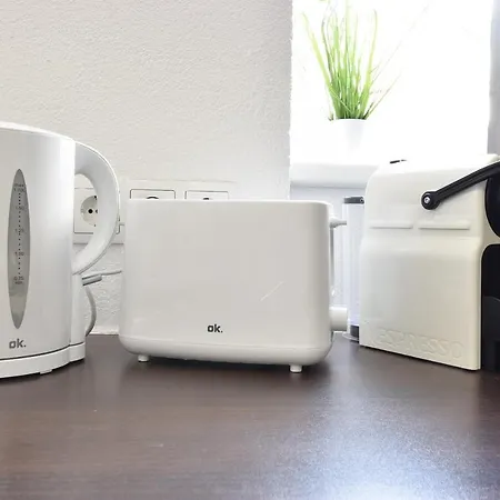 Huge In Awesome Location With Parking Διαμέρισμα *