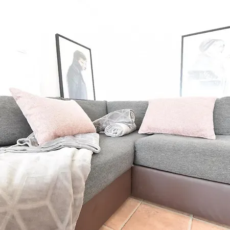 Huge In Awesome Location With Parking Ίνσμπρουκ