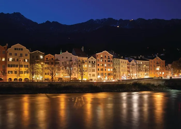 Huge In Awesome Location With Parking شقة