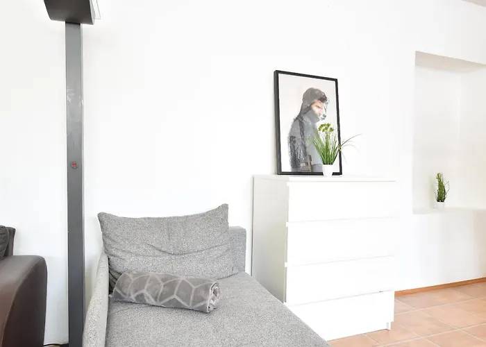 شقة Huge In Awesome Location With Parking *