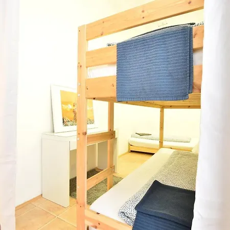Huge In Awesome Location With Parking * Innsbruck