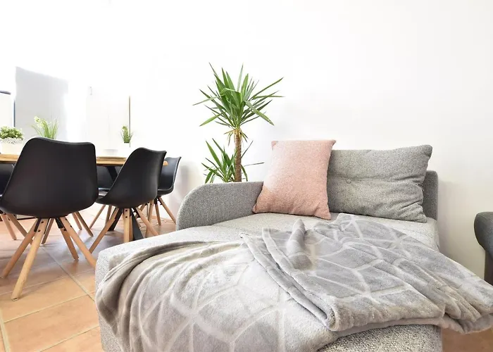 Apartmán Huge In Awesome Location With Parking *