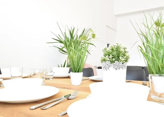 Apartmán Huge In Awesome Location With Parking