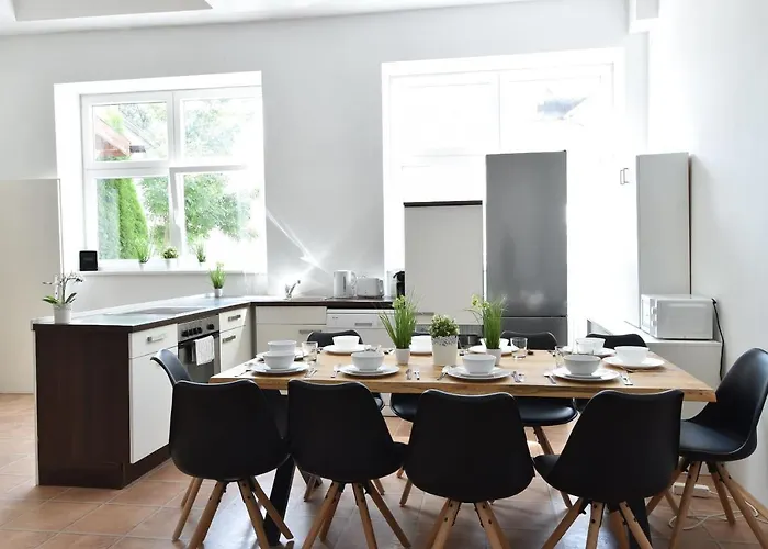 Huge In Awesome Location With Parking * Innsbruck