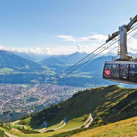 Апартаменти Huge In Awesome Location With Parking