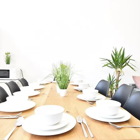 Huge In Awesome Location With Parking Апартаменти Інсбрук