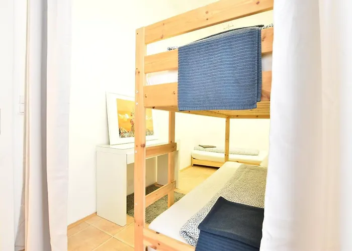 Huge In Awesome Location With Parking * Innsbruck